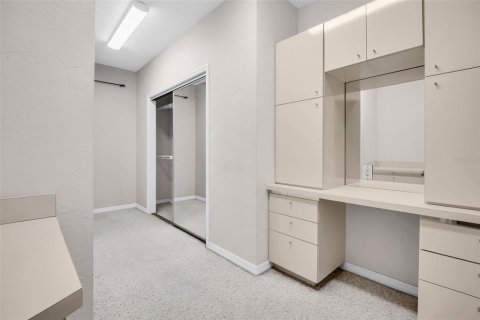 Townhouse in Tampa, Florida 3 bedrooms, 227.15 sq.m. № 2384423 - photo 18