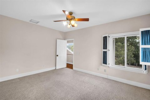 Townhouse in Tampa, Florida 3 bedrooms, 227.15 sq.m. № 2384423 - photo 21