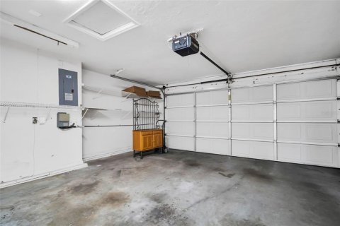 Townhouse in Tampa, Florida 3 bedrooms, 227.15 sq.m. № 2384423 - photo 28