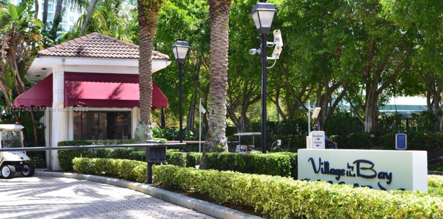Condo à Aventura, Floride, 2 chambres № 1477467