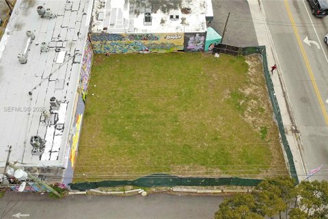 Commercial property in Miami, Florida № 2089269 - photo 12