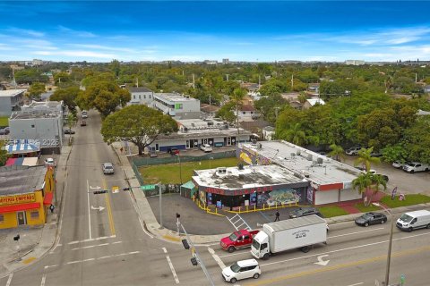 Commercial property in Miami, Florida № 2089269 - photo 8