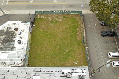 Commercial property in Miami, Florida № 2089269 - photo 11
