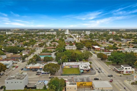 Commercial property in Miami, Florida № 2089269 - photo 2