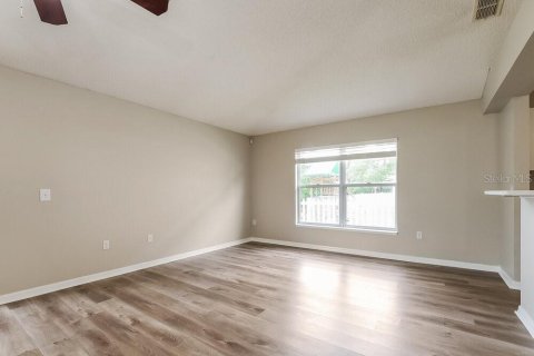 Villa ou maison à louer à Eustis, Floride: 3 chambres, 172.33 m2 № 2100055 - photo 3
