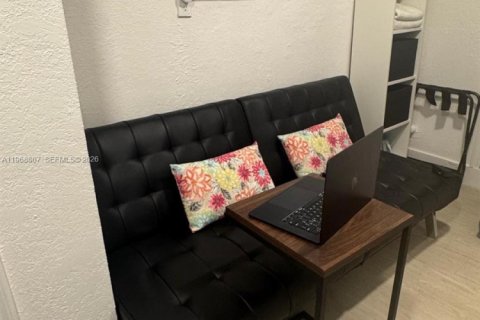 House in Hialeah, Florida № 2031739 - photo 4