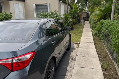 House in Hialeah, Florida № 2031739 - photo 16