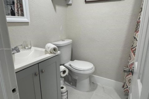 House in Hialeah, Florida № 2031739 - photo 6