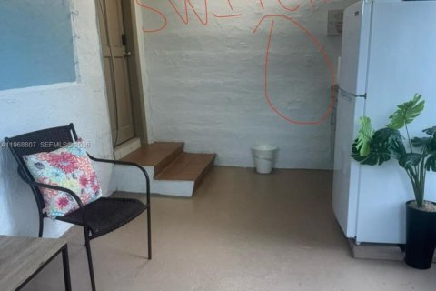 House in Hialeah, Florida № 2031739 - photo 11