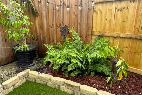 House in Hialeah, Florida № 2031739 - photo 15