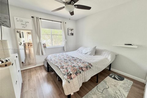Townhouse in Miramar, Florida 4 bedrooms, 173.63 sq.m. № 1889048 - photo 20