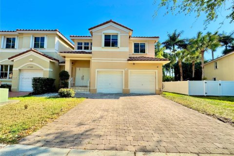 Townhouse in Miramar, Florida 4 bedrooms, 173.63 sq.m. № 1889048 - photo 30