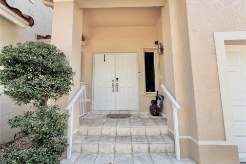 Townhouse in Miramar, Florida 4 bedrooms, 173.63 sq.m. № 1889048 - photo 24