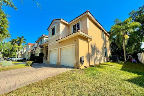 Townhouse in Miramar, Florida 4 bedrooms, 173.63 sq.m. № 1889048 - photo 25