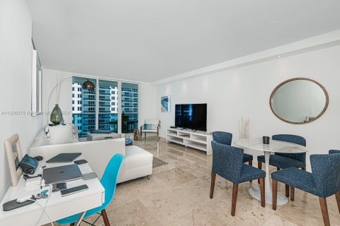 Condominio en alquiler en Miami Beach, Florida, 1 dormitorio, 78.04 m2 № 211841 - foto 7