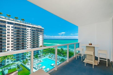 Condominio en alquiler en Miami Beach, Florida, 1 dormitorio, 78.04 m2 № 211841 - foto 3