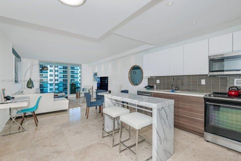 Condominio en alquiler en Miami Beach, Florida, 1 dormitorio, 78.04 m2 № 211841 - foto 14