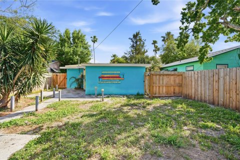 Casa en alquiler en Gulfport, Florida, 2 dormitorios, 87.24 m2 № 2097409 - foto 23