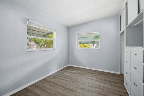 Casa en alquiler en Gulfport, Florida, 2 dormitorios, 87.24 m2 № 2097409 - foto 16