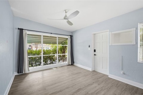 Casa en alquiler en Gulfport, Florida, 2 dormitorios, 87.24 m2 № 2097409 - foto 15