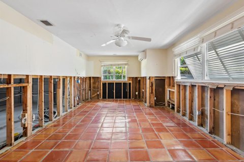 House in Sarasota, Florida 3 bedrooms, 269.42 sq.m. № 1733163 - photo 18