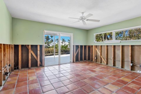House in Sarasota, Florida 3 bedrooms, 269.42 sq.m. № 1733163 - photo 13