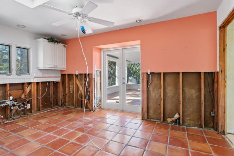 House in Sarasota, Florida 3 bedrooms, 269.42 sq.m. № 1733163 - photo 12