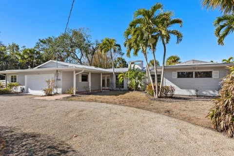 House in Sarasota, Florida 3 bedrooms, 269.42 sq.m. № 1733163 - photo 5