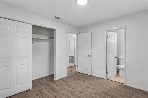 House in Lakeland, Florida 4 bedrooms, 130.43 sq.m. № 2314933 - photo 16