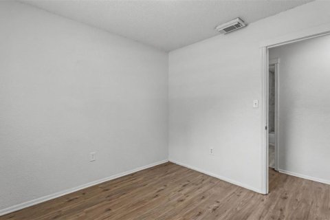 House in Lakeland, Florida 4 bedrooms, 130.43 sq.m. № 2314933 - photo 14