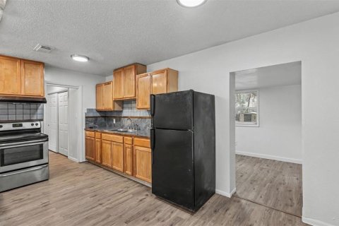 House in Lakeland, Florida 4 bedrooms, 130.43 sq.m. № 2314933 - photo 5