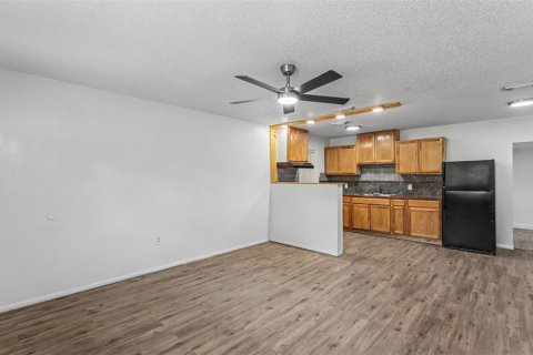 House in Lakeland, Florida 4 bedrooms, 130.43 sq.m. № 2314933 - photo 2
