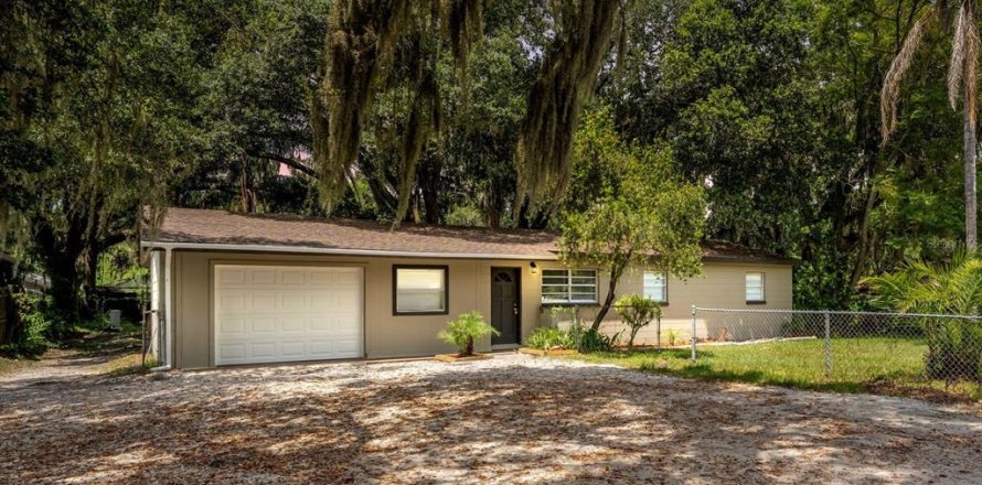 House in Lakeland, Florida 4 bedrooms, 130.43 sq.m. № 2314933
