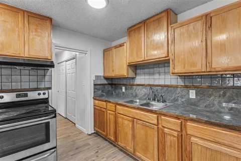 House in Lakeland, Florida 4 bedrooms, 130.43 sq.m. № 2314933 - photo 6