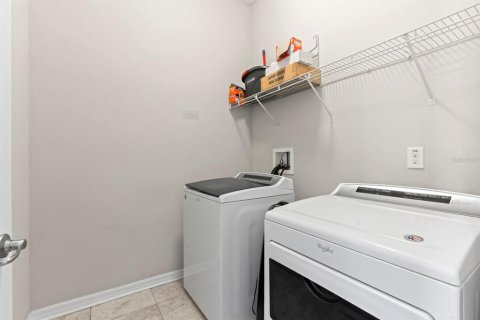 Casa en venta en Wesley Chapel, Florida, 4 dormitorios, 193.52 m2 № 1917007 - foto 7