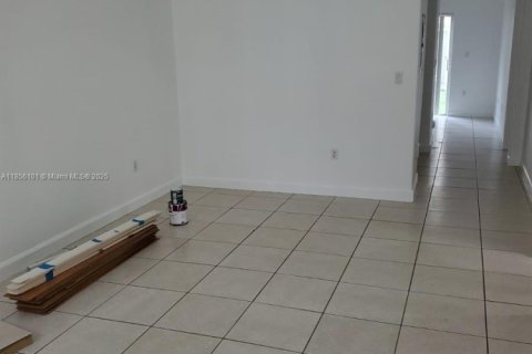 Condominio en alquiler en Florida City, Florida, 3 dormitorios, 108.32 m2 № 1958196 - foto 11