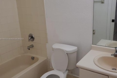 Condominio en alquiler en Florida City, Florida, 3 dormitorios, 108.32 m2 № 1958196 - foto 6