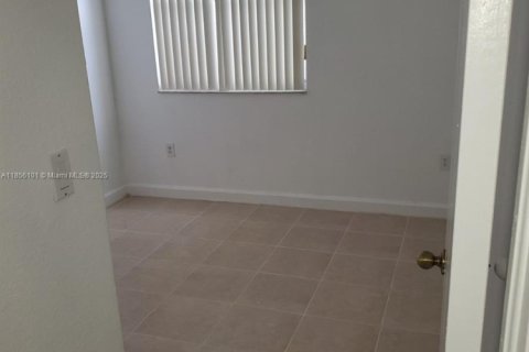 Condominio en alquiler en Florida City, Florida, 3 dormitorios, 108.32 m2 № 1958196 - foto 8