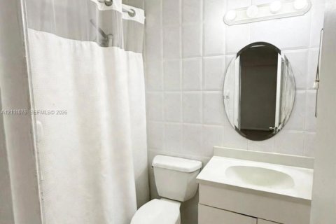 Touwnhouse à vendre à Miami, Floride: 3 chambres, 100.15 m2 № 2436027 - photo 12