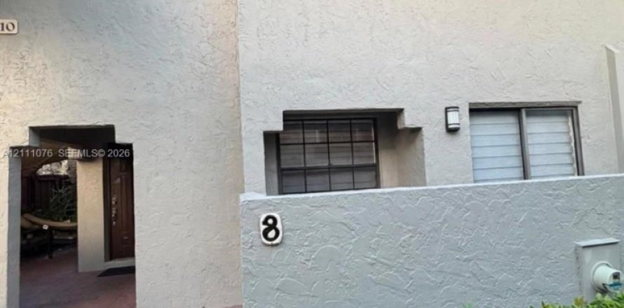 Touwnhouse à Miami, Floride 3 chambres, 100.15 m2 № 2436027