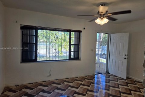 Снять в аренду виллу или дом в Майами, Флорида 3 спальни, 115.01м2, № 2005732 - фото 12