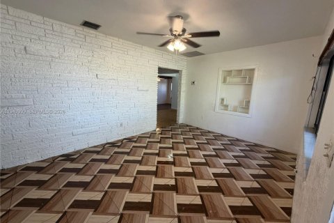 Снять в аренду виллу или дом в Майами, Флорида 3 спальни, 115.01м2, № 2005732 - фото 7