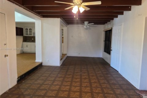 Снять в аренду виллу или дом в Майами, Флорида 3 спальни, 115.01м2, № 2005732 - фото 6