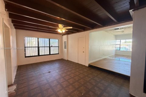 Снять в аренду виллу или дом в Майами, Флорида 3 спальни, 115.01м2, № 2005732 - фото 5