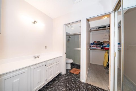 Condo in Orlando, Florida, 2 bedrooms  № 2205108 - photo 27
