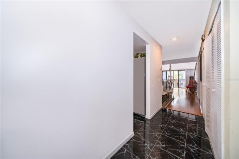 Condo in Orlando, Florida, 2 bedrooms  № 2205108 - photo 10