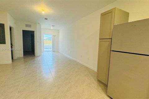 Touwnhouse à vendre à Florida City, Floride: 3 chambres № 2045816 - photo 11