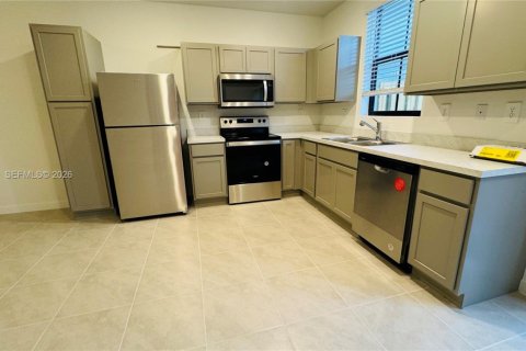 Touwnhouse à vendre à Florida City, Floride: 3 chambres № 2045816 - photo 3