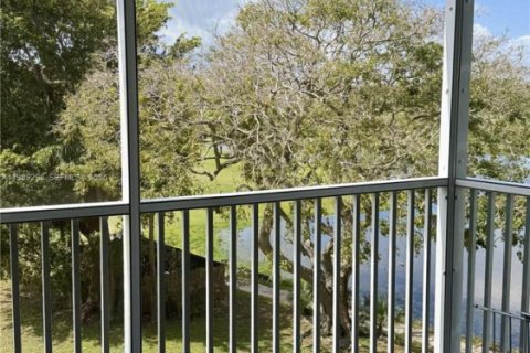 Copropriété à louer à Pompano Beach, Floride: 3 chambres, 159.42 m2 № 2051587 - photo 19