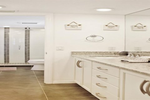 Condo in Sarasota, Florida, 3 bedrooms  № 842598 - photo 9
